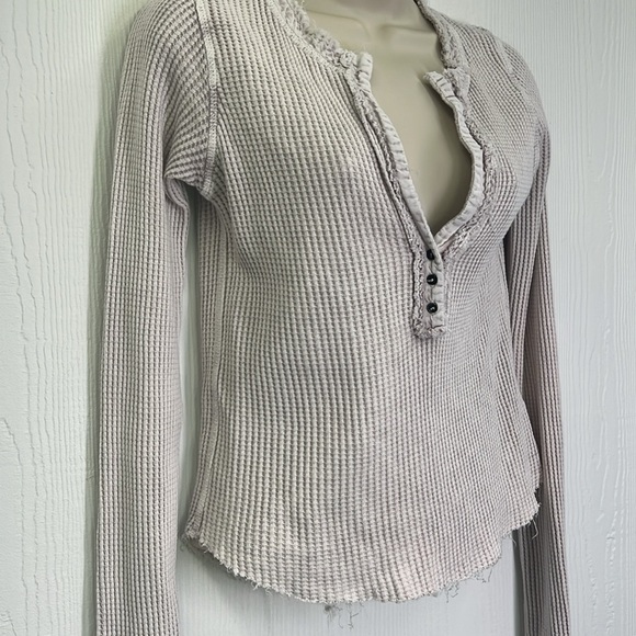 Free People - Colt Lavender Cream Stonewashed Waffle Long Sleeve Henley Tee SZ S - Picture 4 of 10